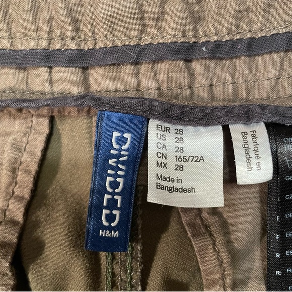 DIVIDED by H&M Men’s Olive Green Cargo Shorts Size 28 - Picture 13 of 14